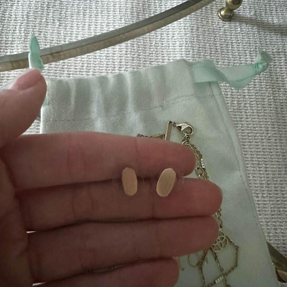 Kendra Scott Earring and Necklace Set